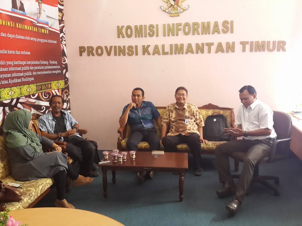 Pertemuan Yayasan BUMI dengan KI Kaltim (Foto: KI Kaltim)